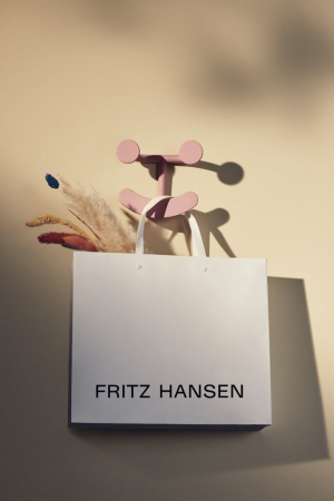 Fritz Hansen | Happy Hook rózsaszín akasztó | Happy Hook hanger blush | Home of Solinfo