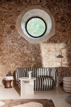 ferm LIVING | Rico kanapé csíkos szövettel | Rico Sofa 2 Louisiana| Home of Solinfo