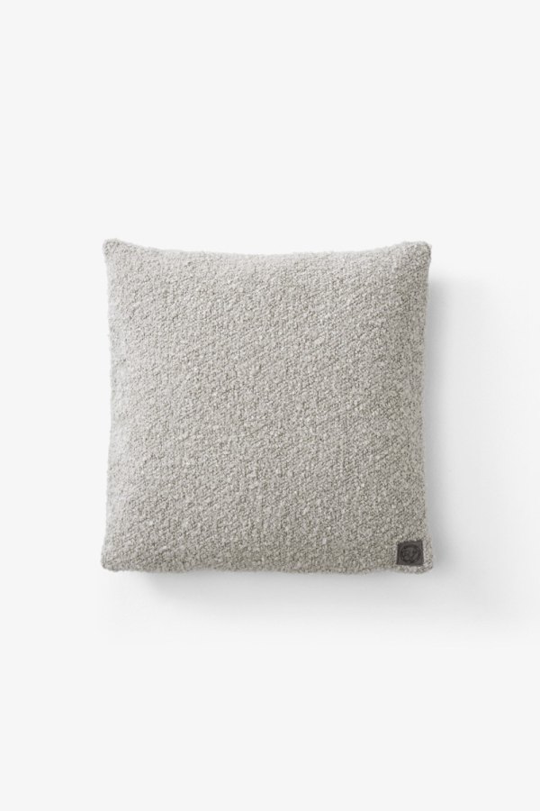 andtradition | Collect SC28 buklé párna, Cloud |Collect Cushion SC28, Cloud/Soft Boucle | Home of Solinfo